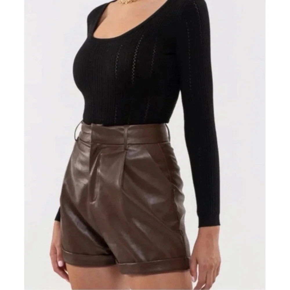 Vici Women's Faux Leather Shorts L Brown Ultra High Rise Cuffed Pleated Pockets